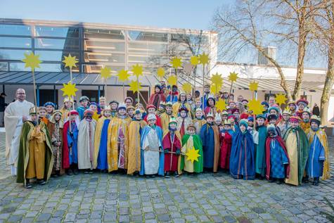 Sternsingergruppen der Pfarrei Zu den Heiligen Engeln